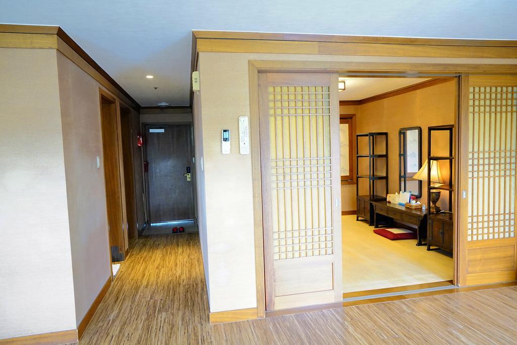 Lake Hills Jeju Resort Согвипхо Экстерьер фото