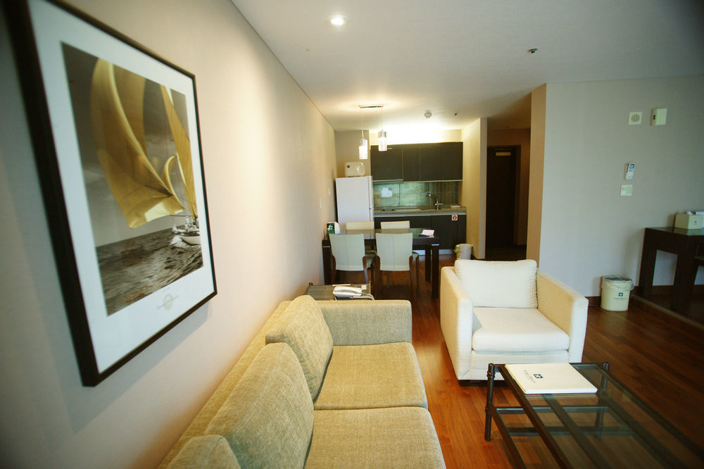 Lake Hills Jeju Resort Согвипхо Экстерьер фото