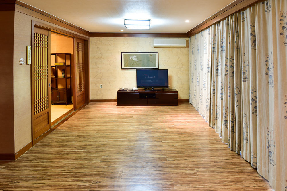 Lake Hills Jeju Resort Согвипхо Экстерьер фото