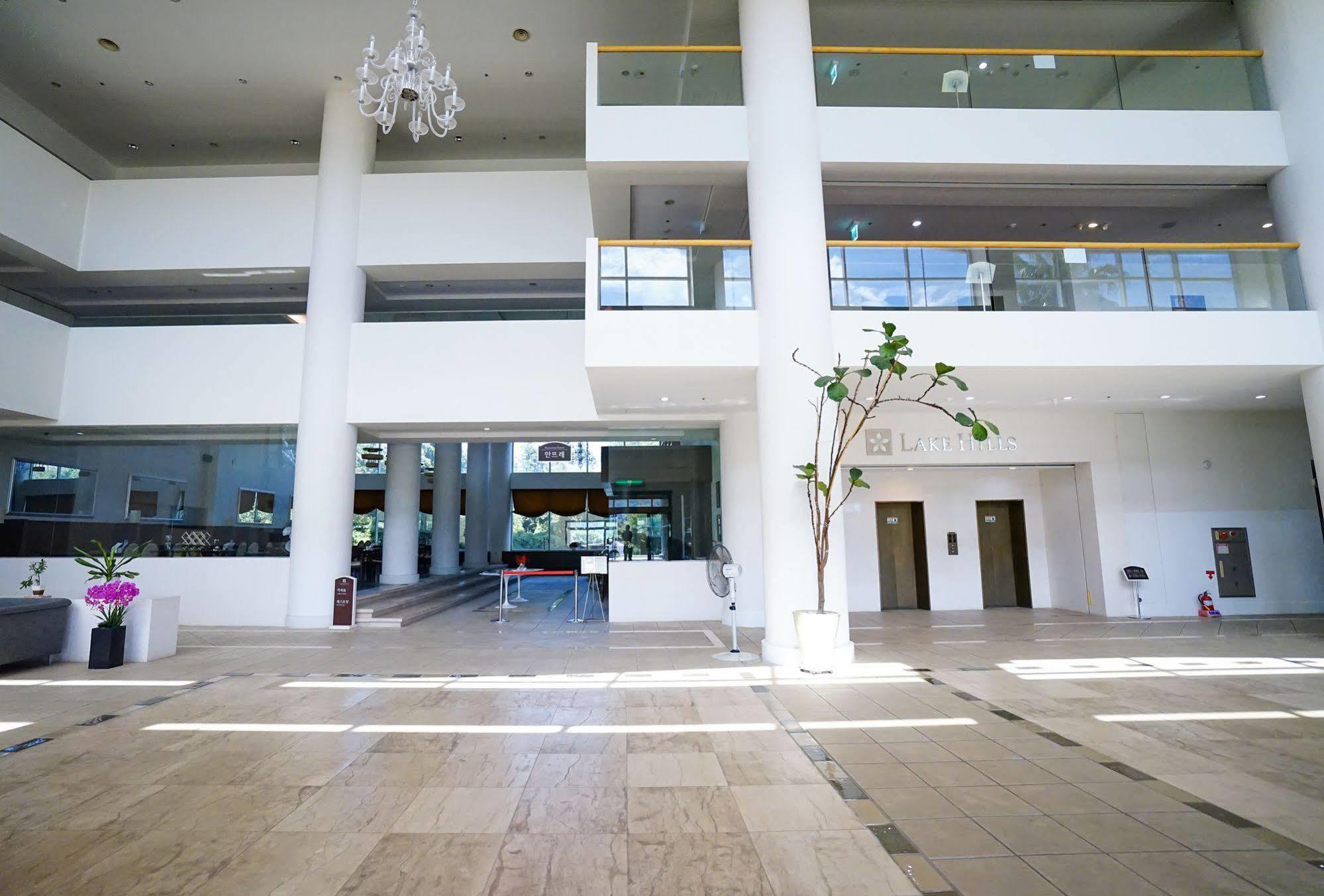 Lake Hills Jeju Resort Согвипхо Экстерьер фото