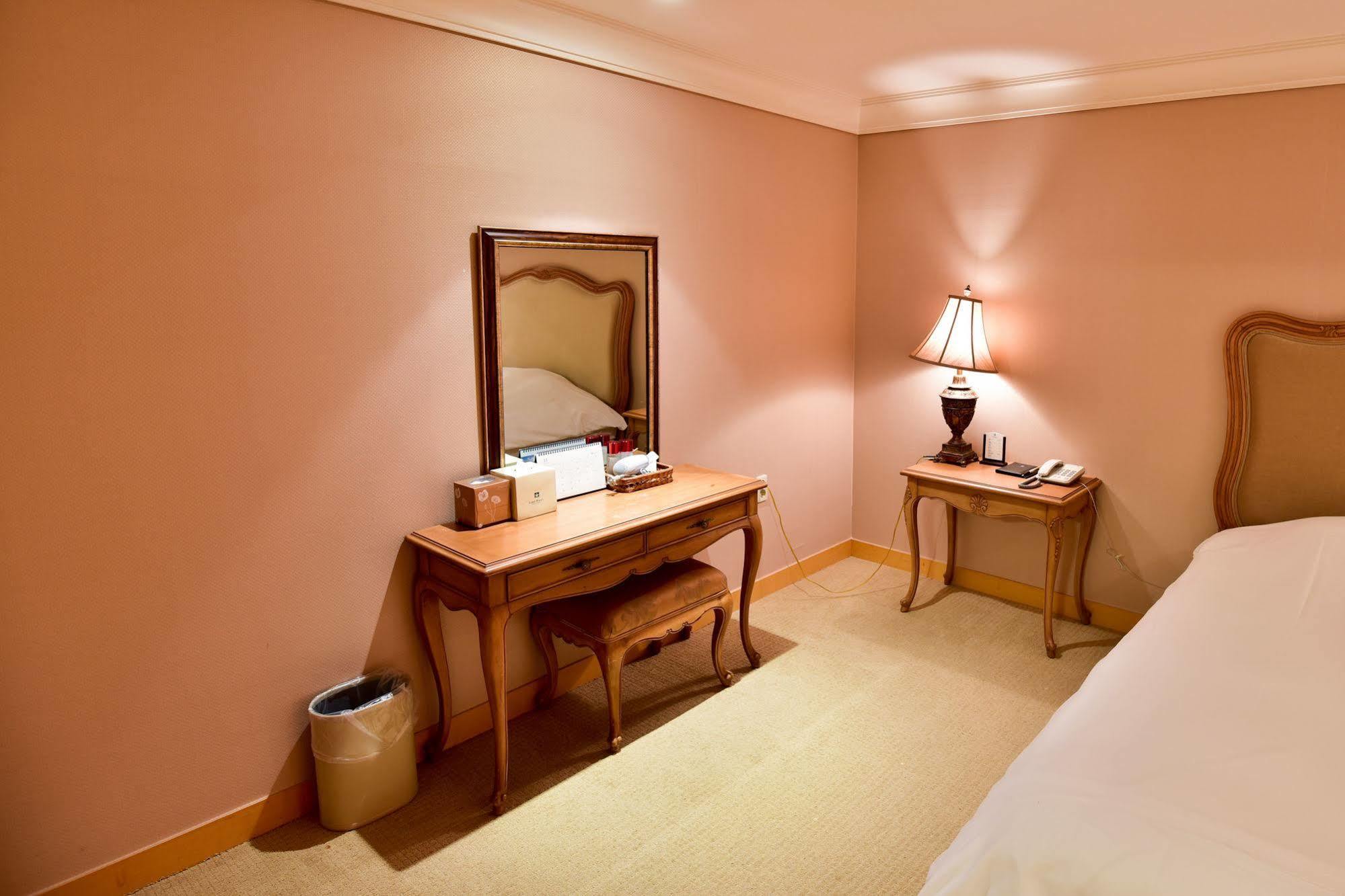 Lake Hills Jeju Resort Согвипхо Экстерьер фото