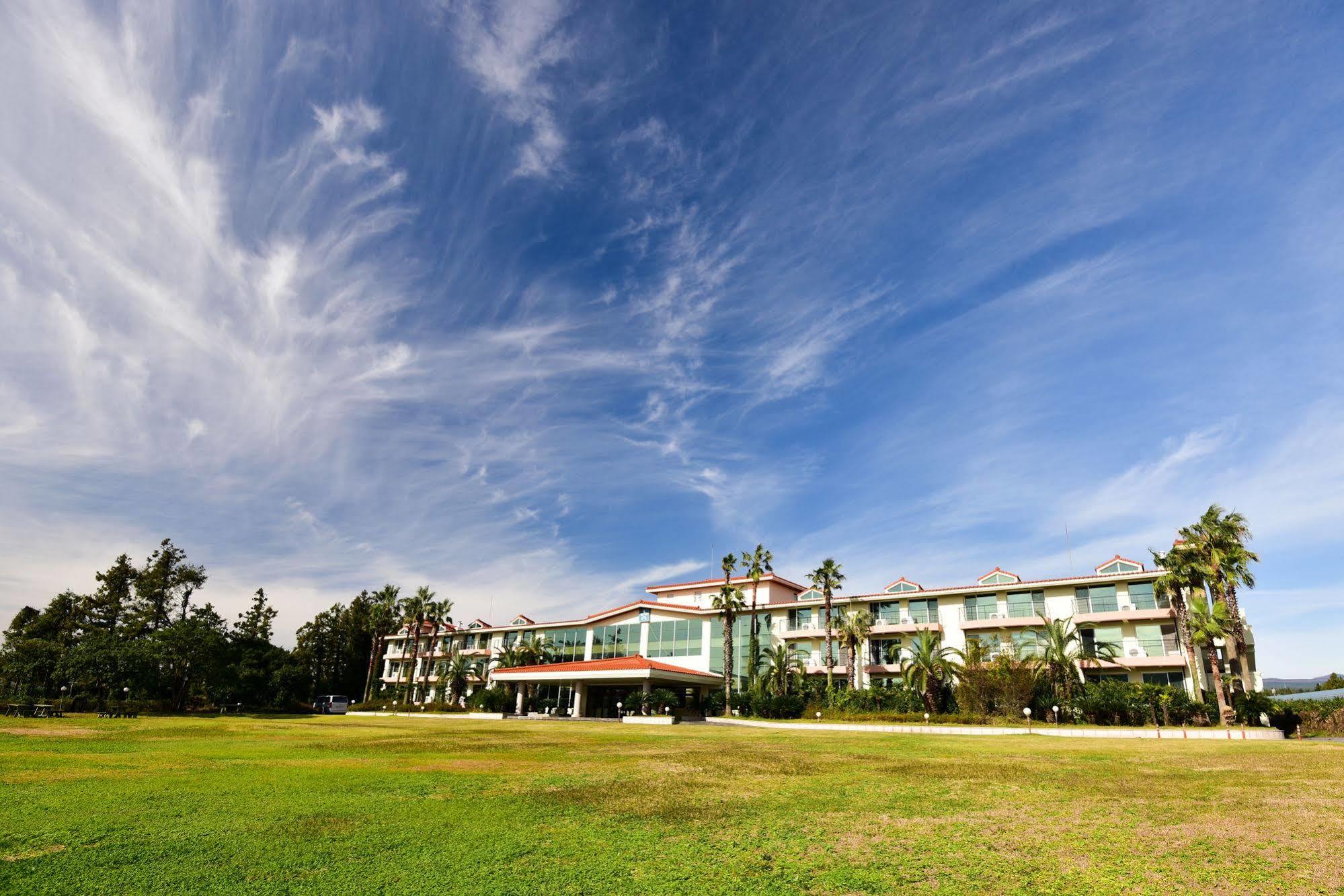 Lake Hills Jeju Resort Согвипхо Экстерьер фото